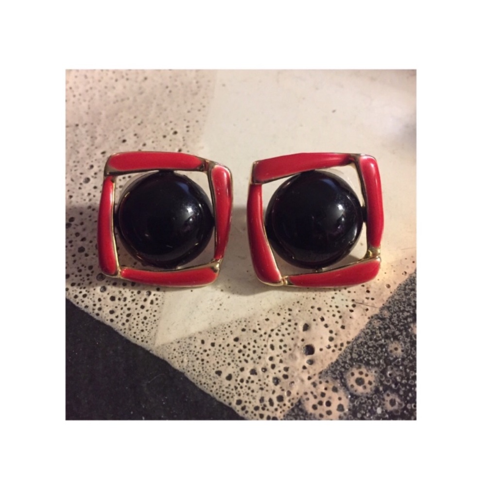 Vintage Enameled ‘Orbit’ Earrings in Red and Black - Picture 4 of 8